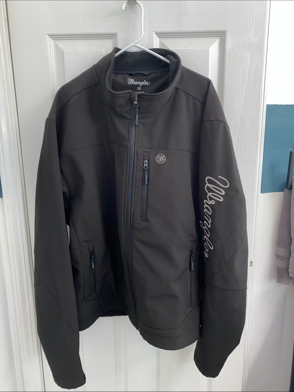 Wrangler Men's Black MJK023X Water-Repellent Trail Jacket